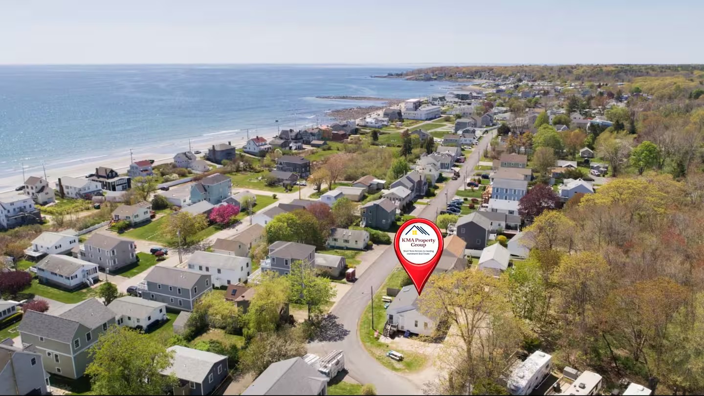 Two Tides Two Tides townhouse duplex by Long Sands Beach in York, Maine